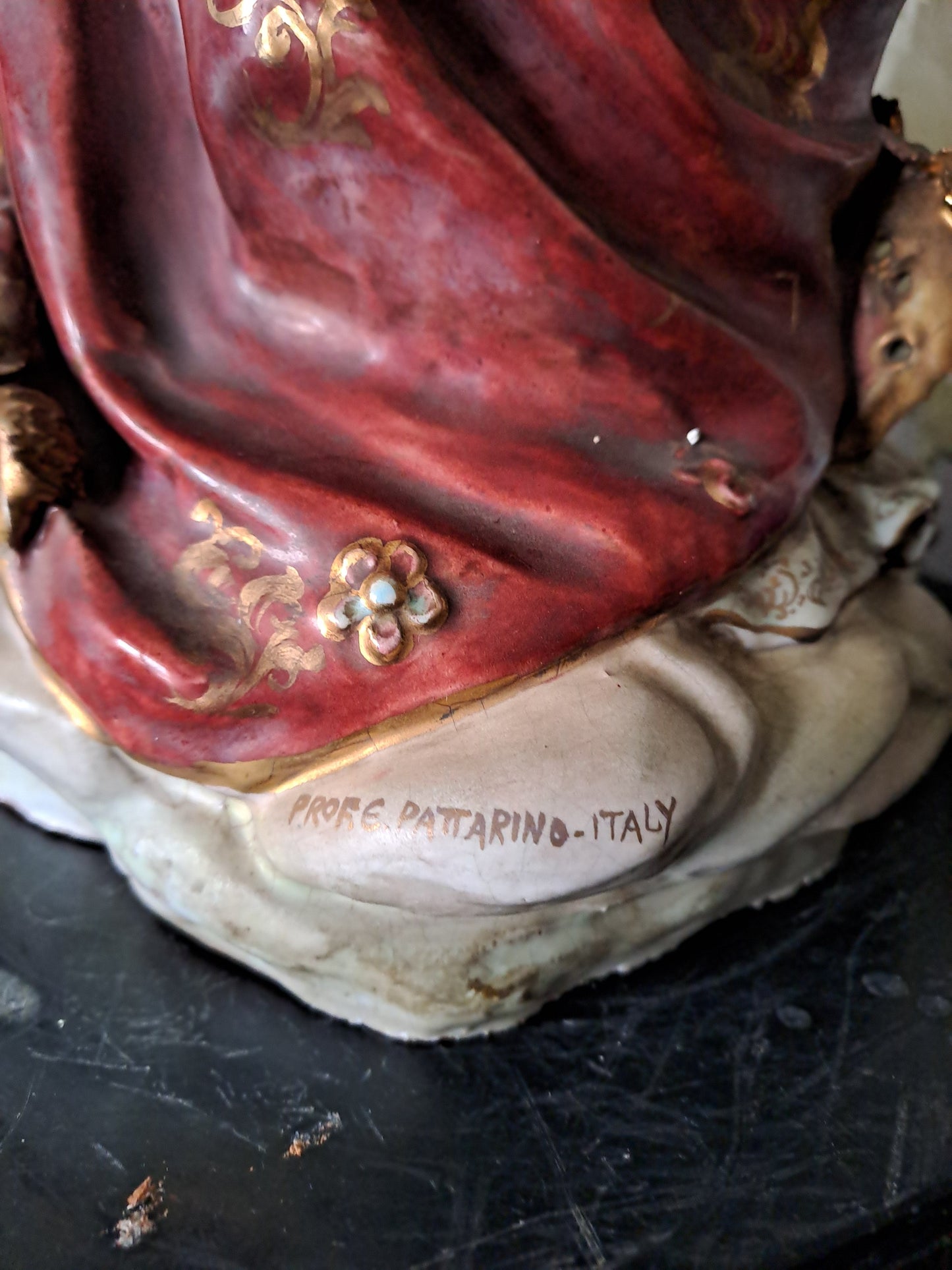 Eugenio Pattarino statue représentant la Sainte Vierge Marie Portant L'enfant Jesus Dans Les Bras. 74 cm de haut. Années 1920 / 1930. Ancien Vintage catholique.