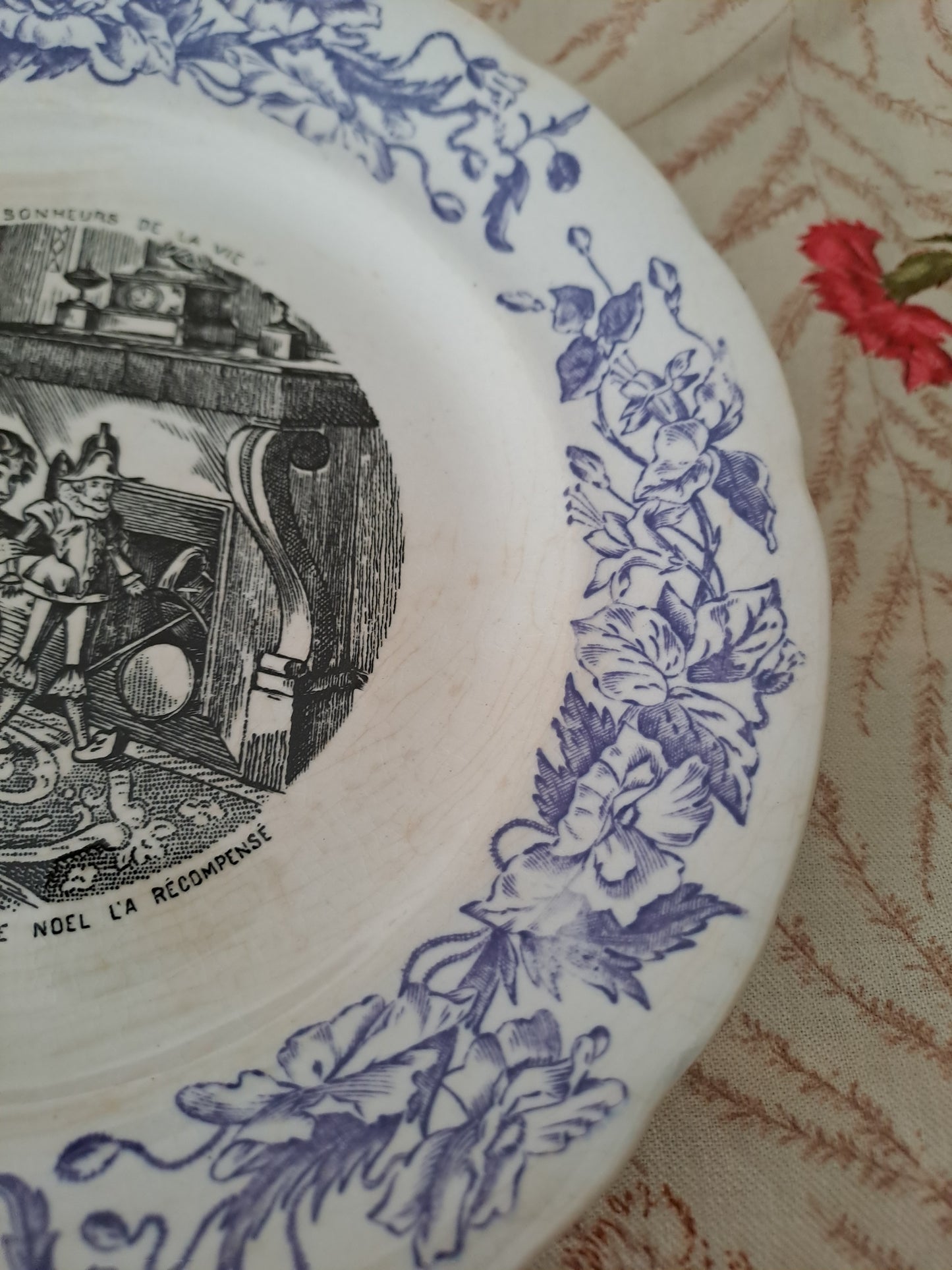 Assiette décorative Parlante. N°2. Les petits bonheurs de la vie.