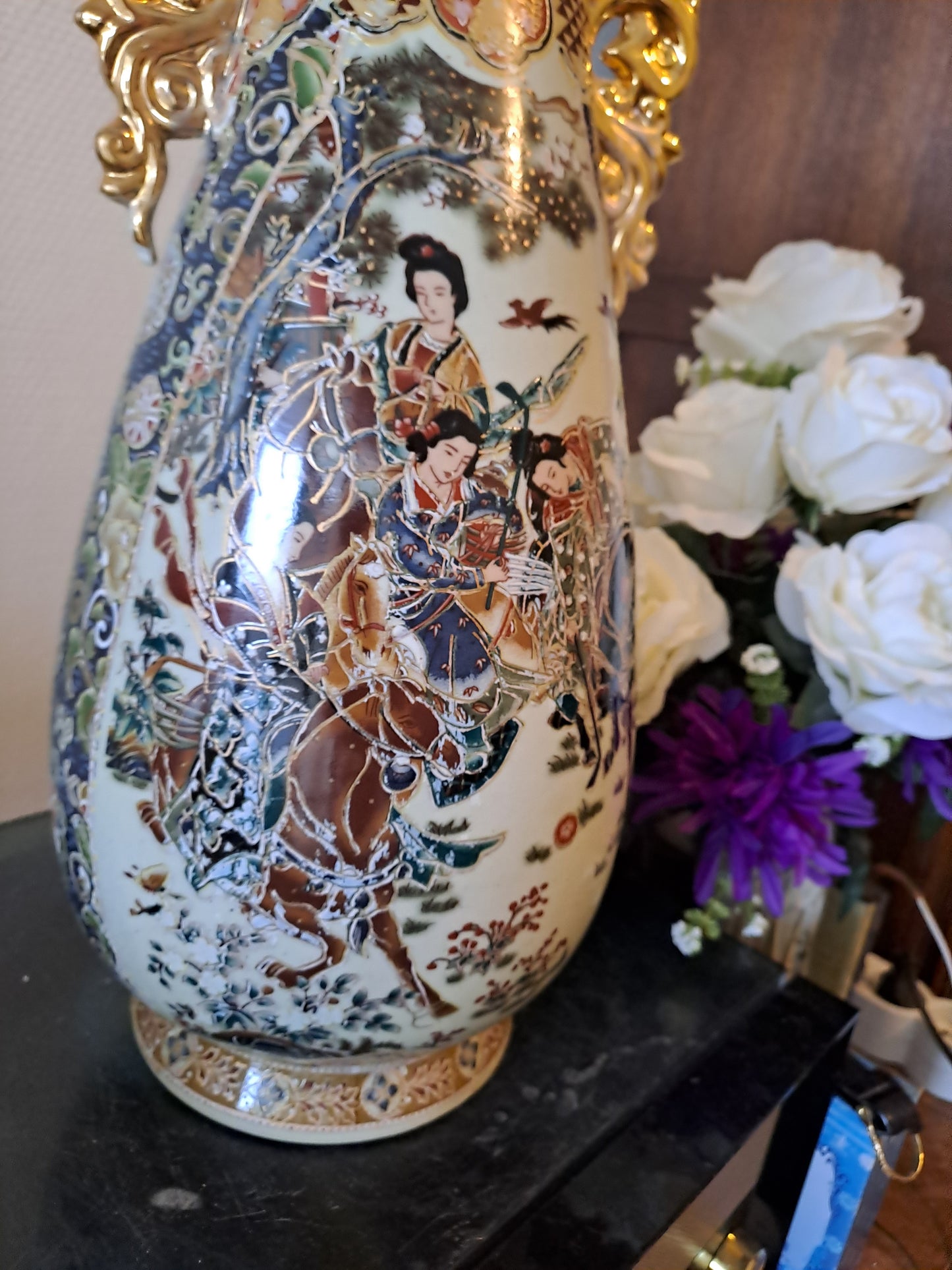 Grand Vase. Satsuma ( dans le goût).