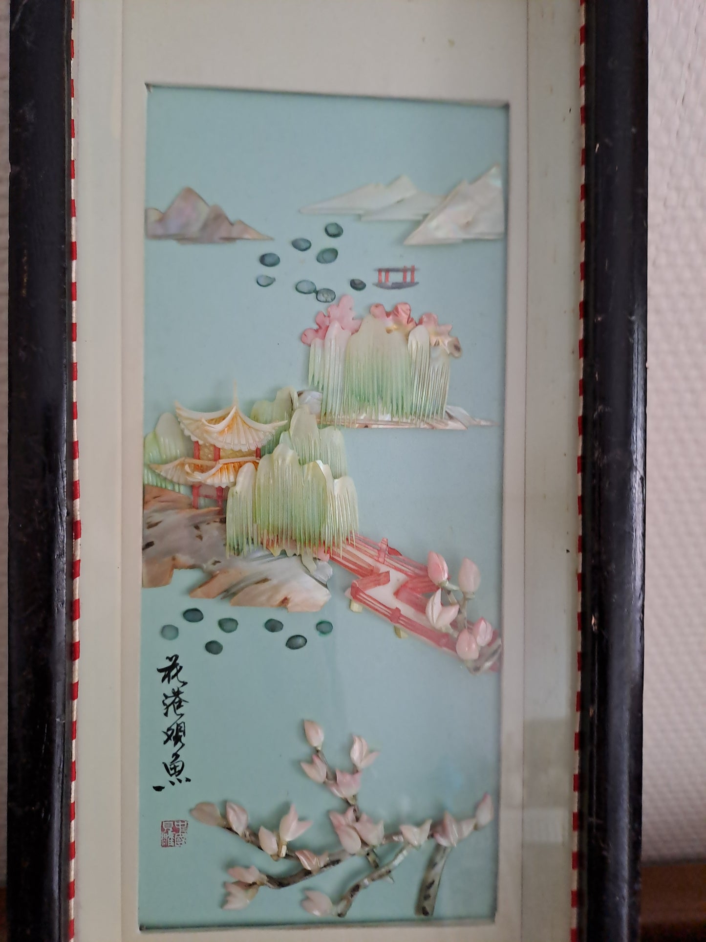 Tableau en Nacre et cadre en bois Laque.