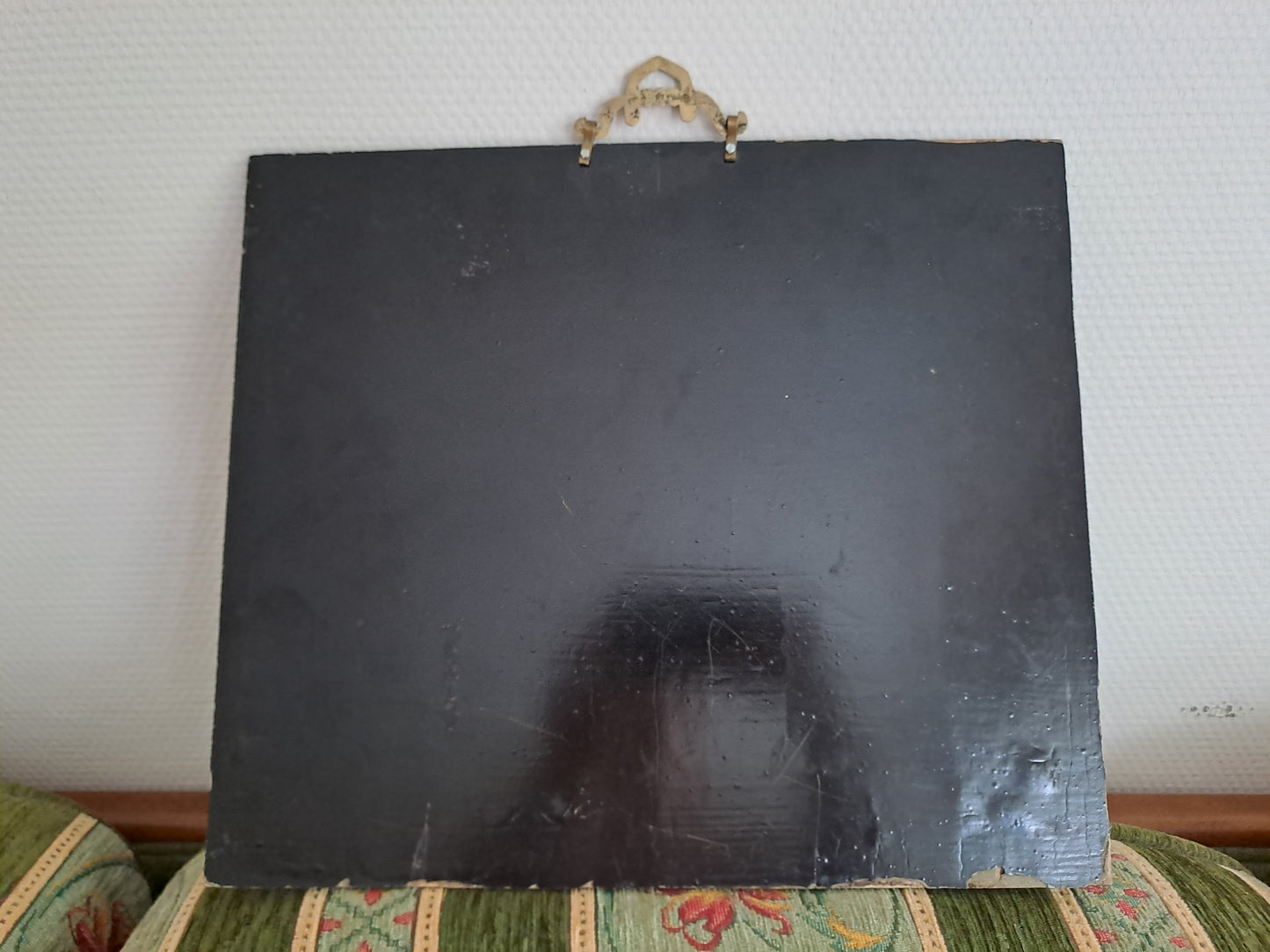 Tableau En Laque Noir Avec Incrustations. Figurant Une Scène avec Geishas.