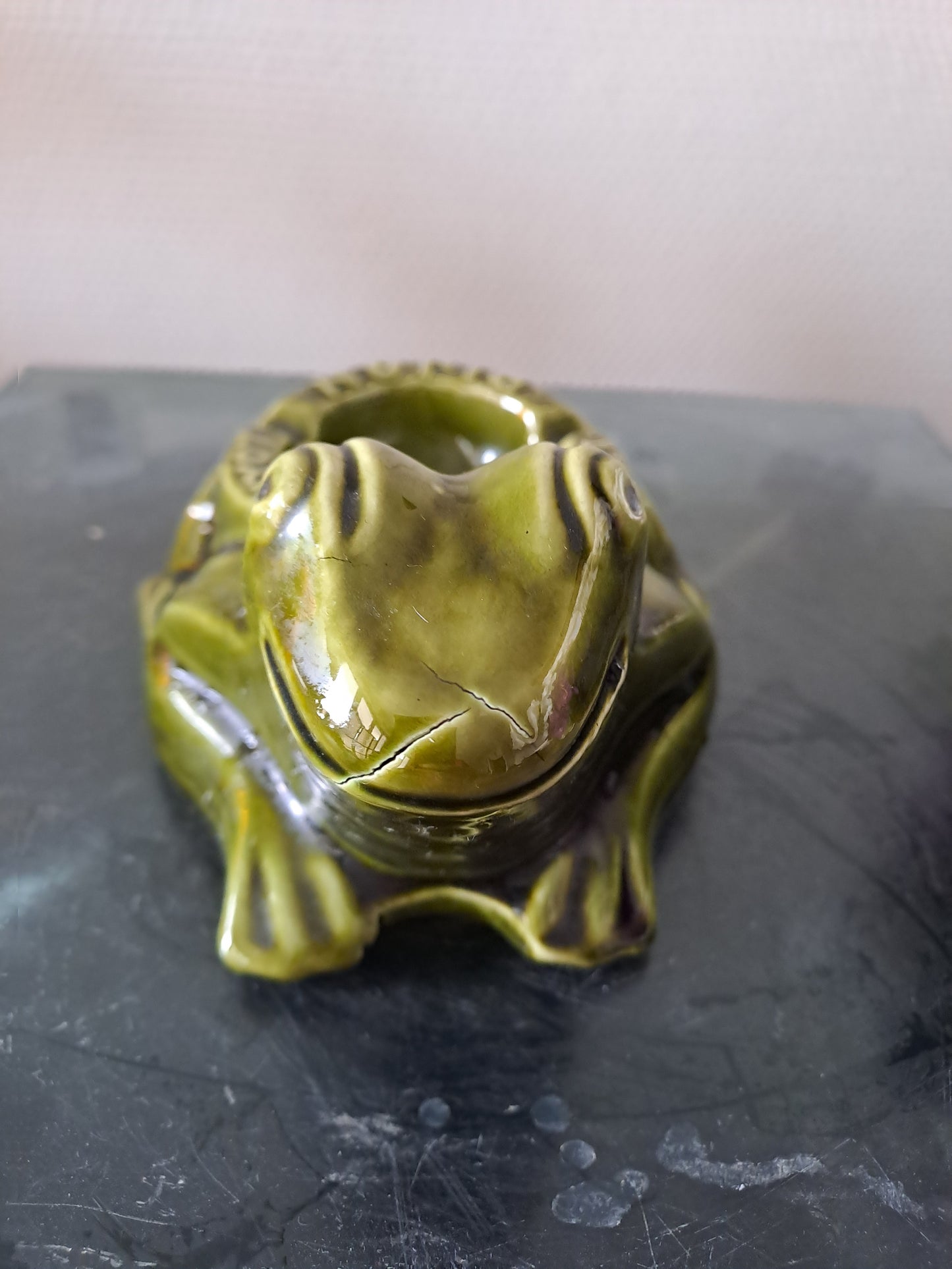 Cendrier grenouille l'héritier guyot. 19 cm.