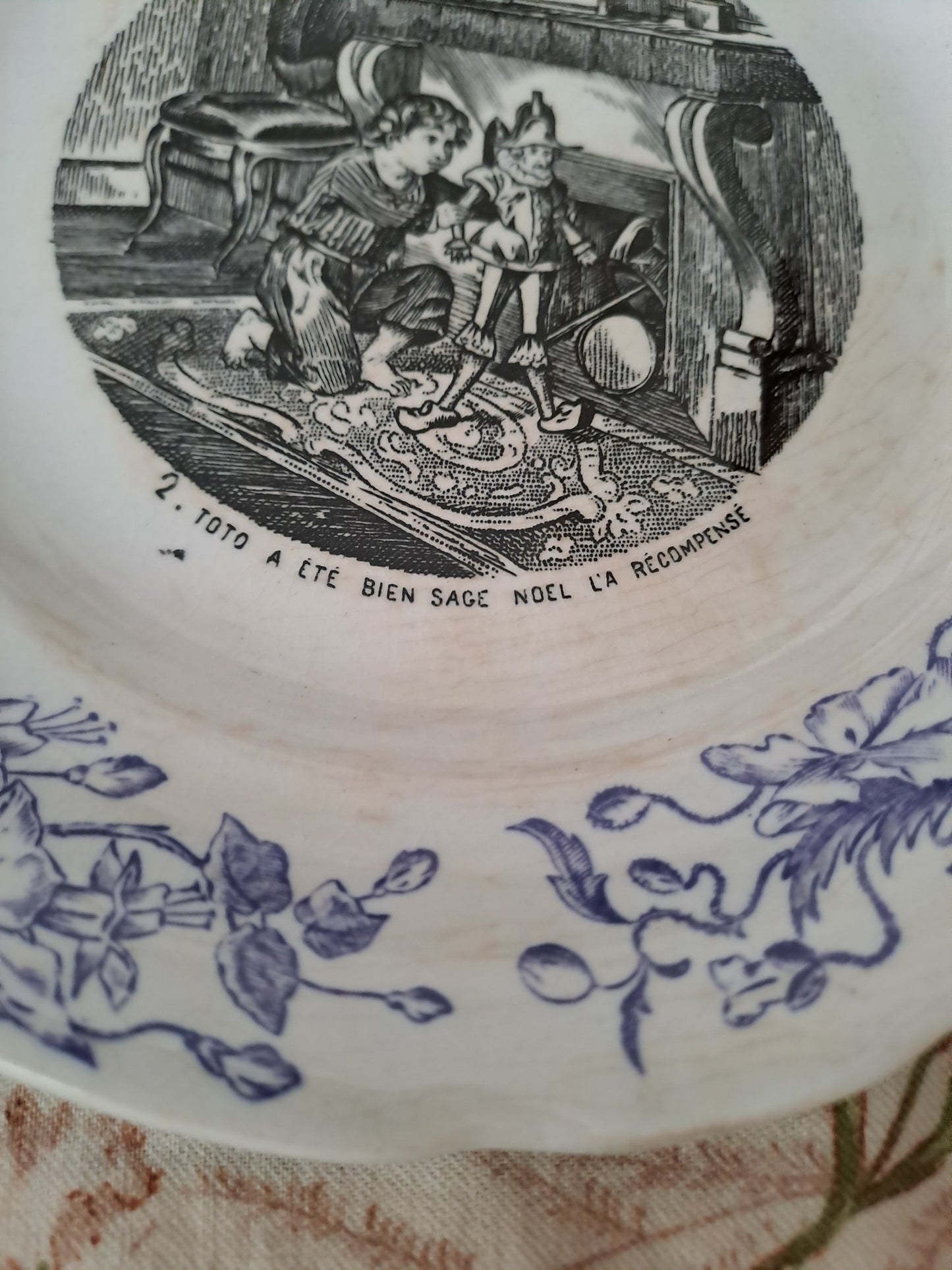 Assiette décorative Parlante. N°2. Les petits bonheurs de la vie.