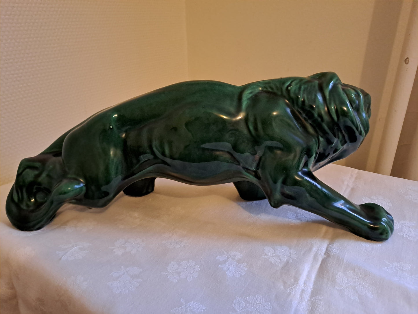 Statue Lion Vert Faïencerie de Longchamp. Ancien décoration vintage.