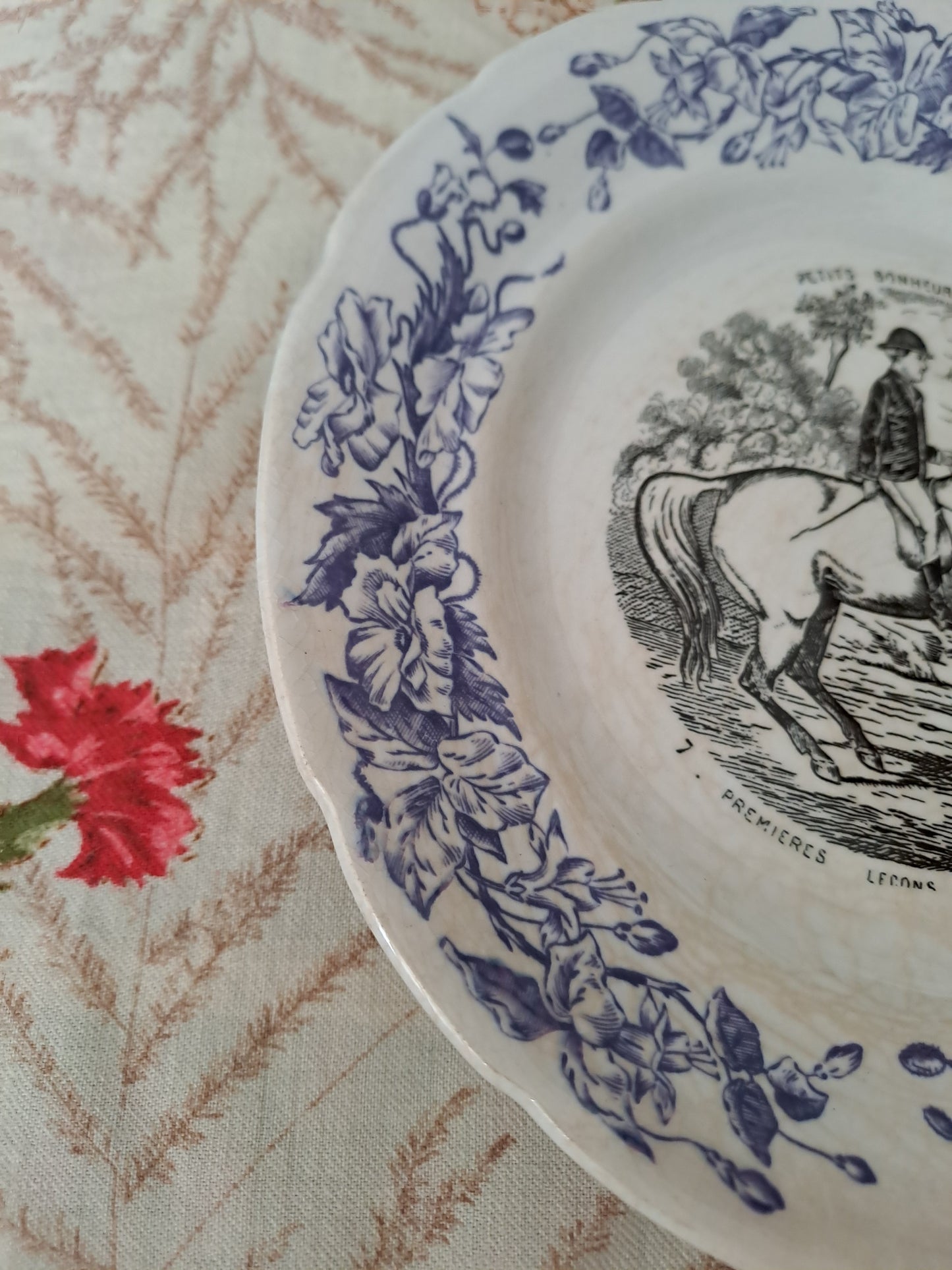 Assiette décorative Parlante. N°7. Les petits bonheurs de la vie. H. B. Choisy Le Roi.