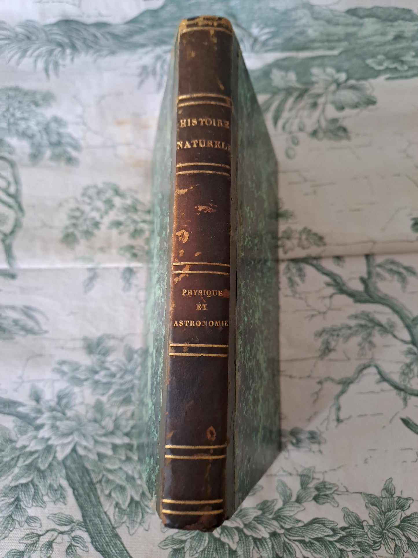 Physique/ astronomie. Nouveau spectacle de la nature ou Dieu et ses œuvres. 1842. Ancien livre vintage catholique.