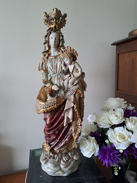 Eugenio Pattarino statue représentant la Sainte Vierge Marie Portant L'enfant Jesus Dans Les Bras. 74 cm de haut. Années 1920 / 1930. Ancien Vintage catholique.