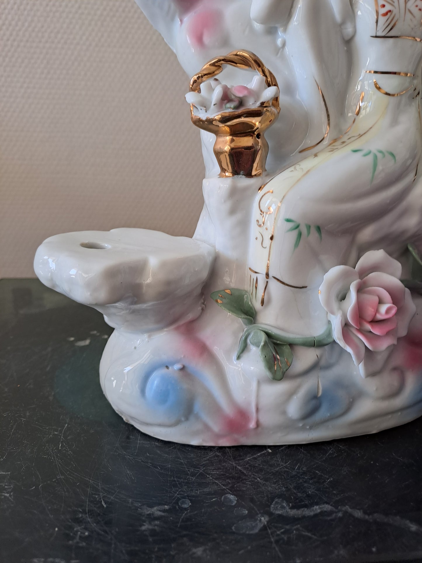 Statue geishas. Porcelaine et biscuits. Pied de lampe.