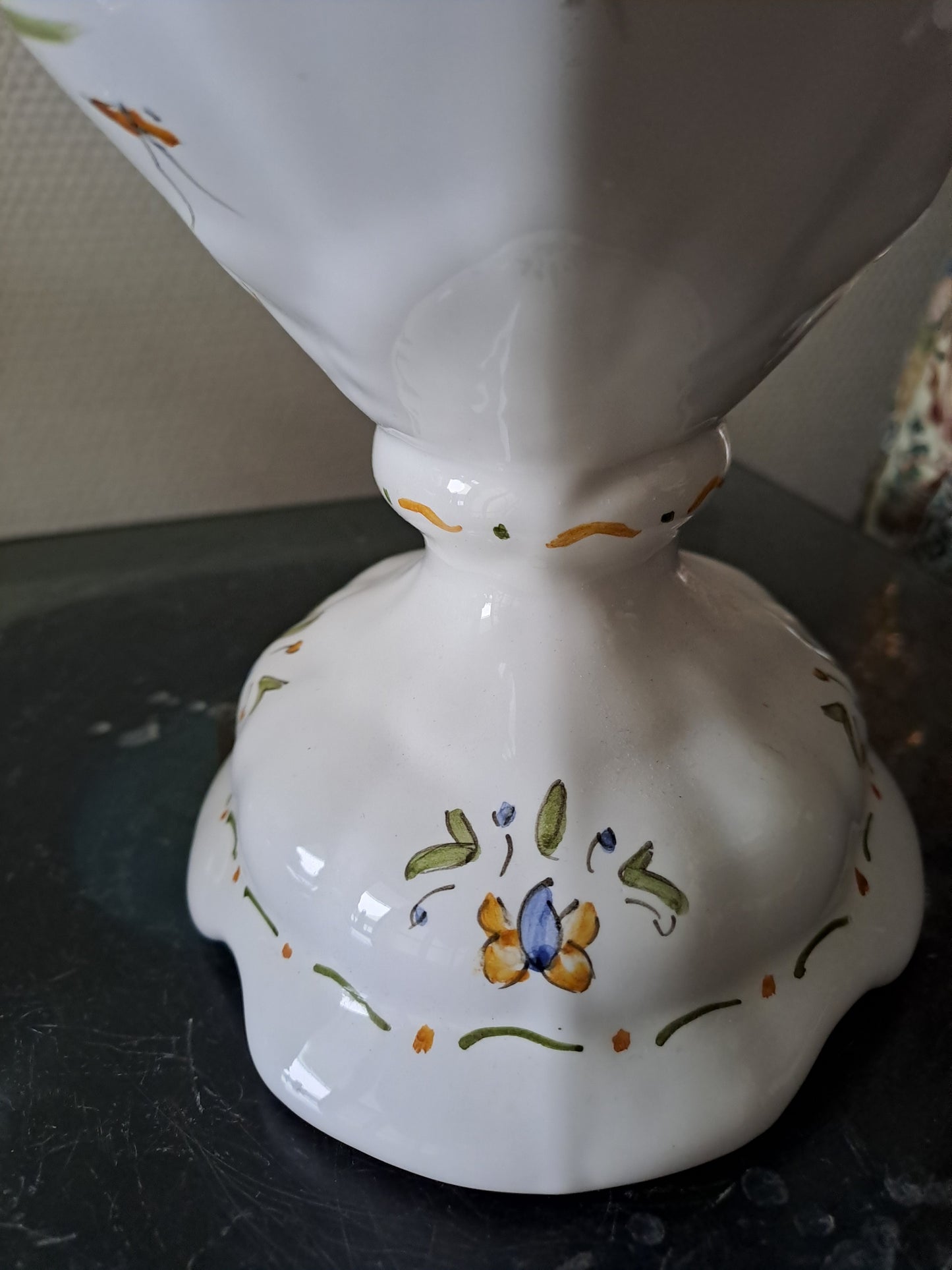 Vase Moustiers. Peint à la main.