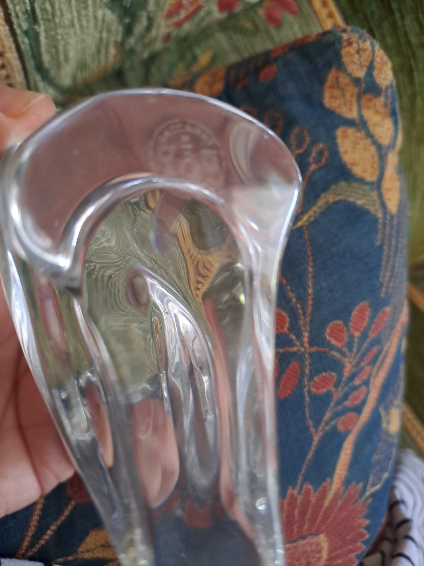 BACCARAT. Perroquet en cristal.