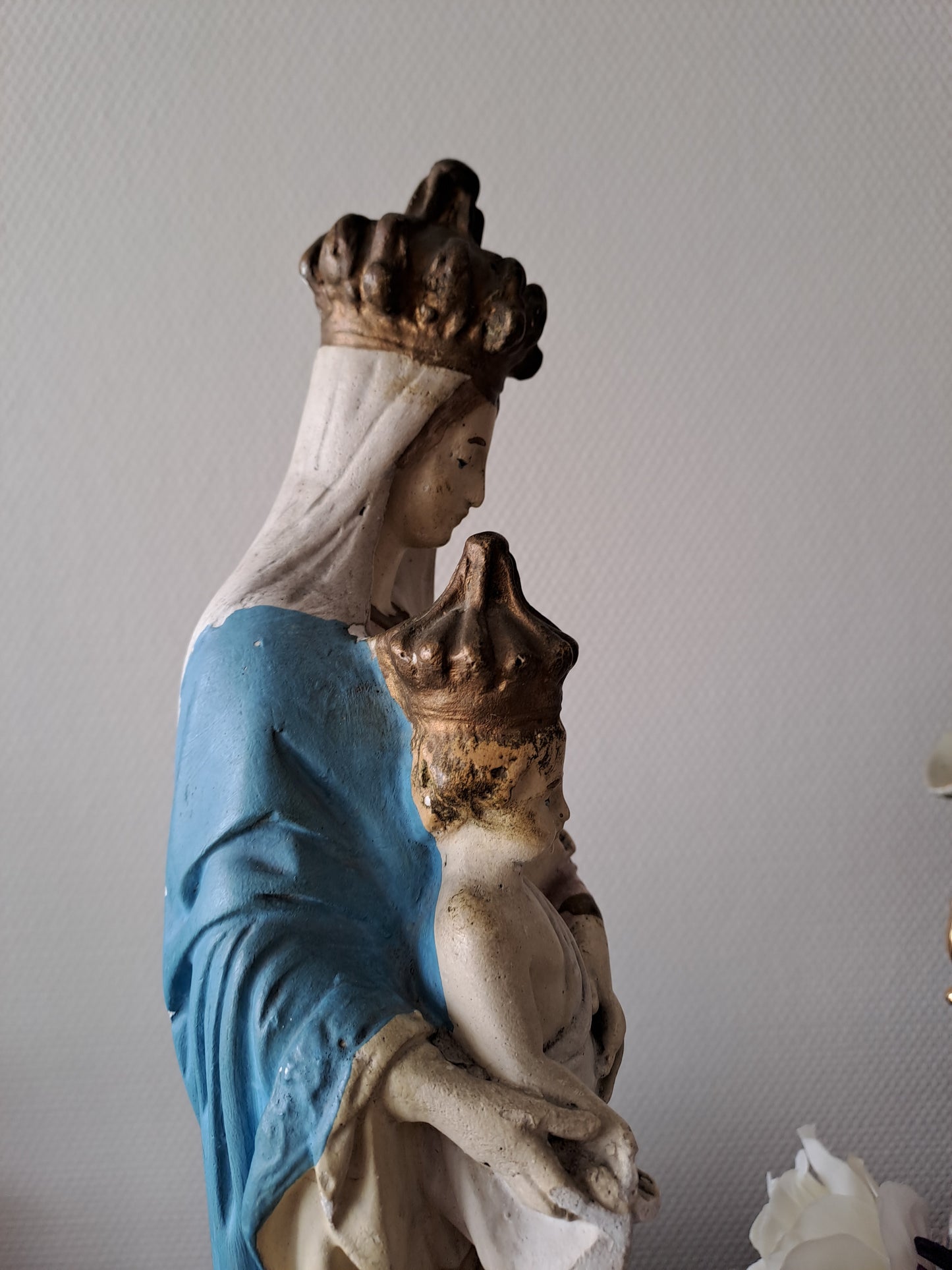 Statue Sainte Vierge Marie Notre-Dame des Victoires. Dites " Vierge au sourire " par Sainte Thérèse De L'enfant Jesus.