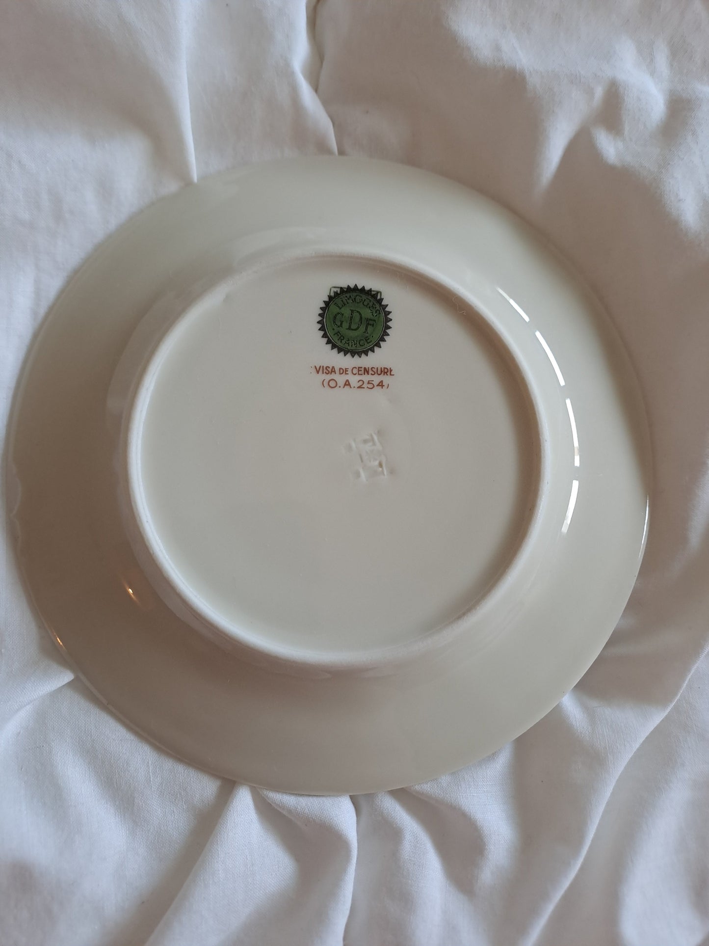 Assiette décorative représentant Philippe Pétain. Porcelaine Limoges France. 16 cm. Ancien décoration vintage