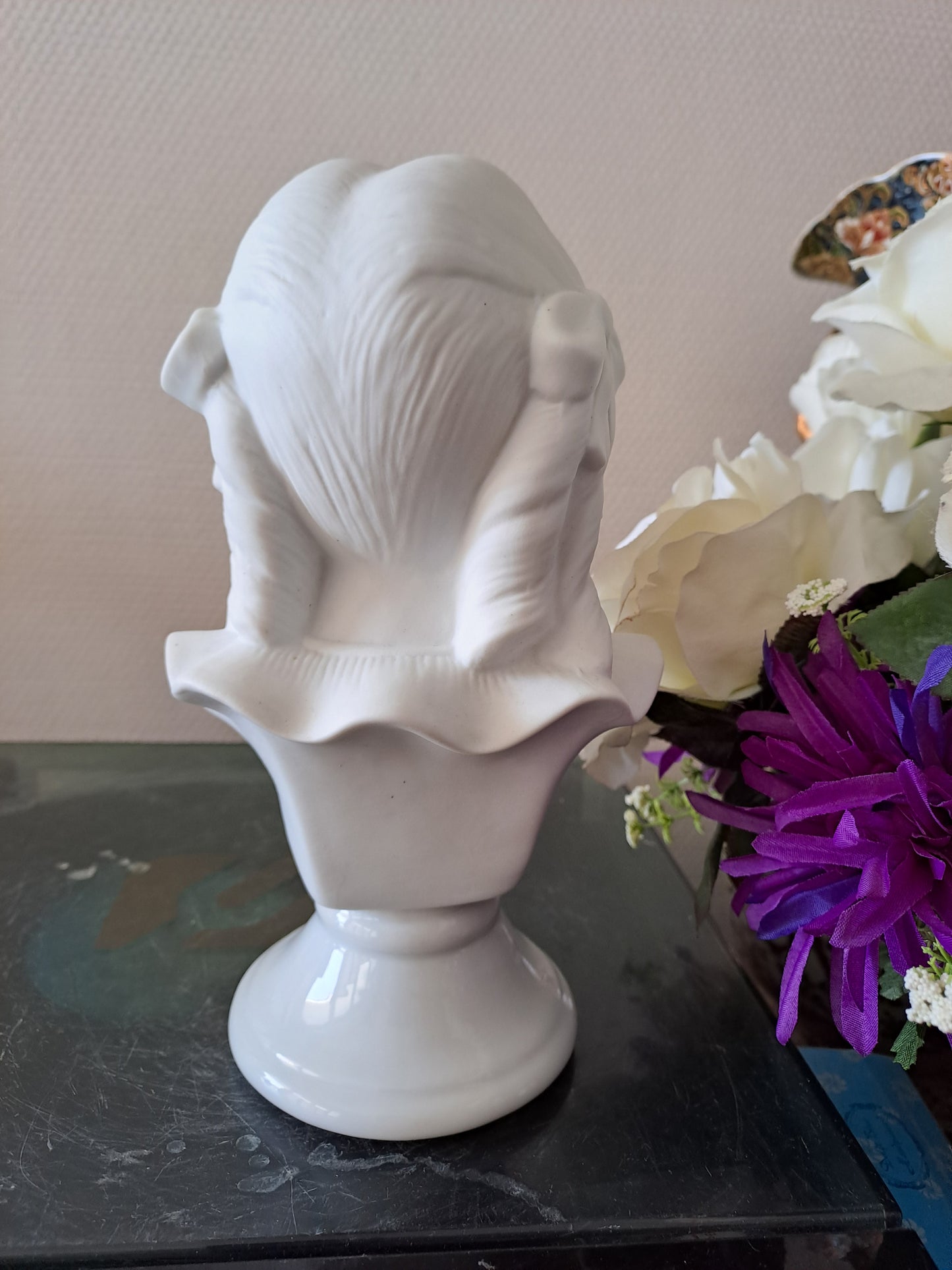 Buste fillette. Porcelaine et biscuits. Sumbo.