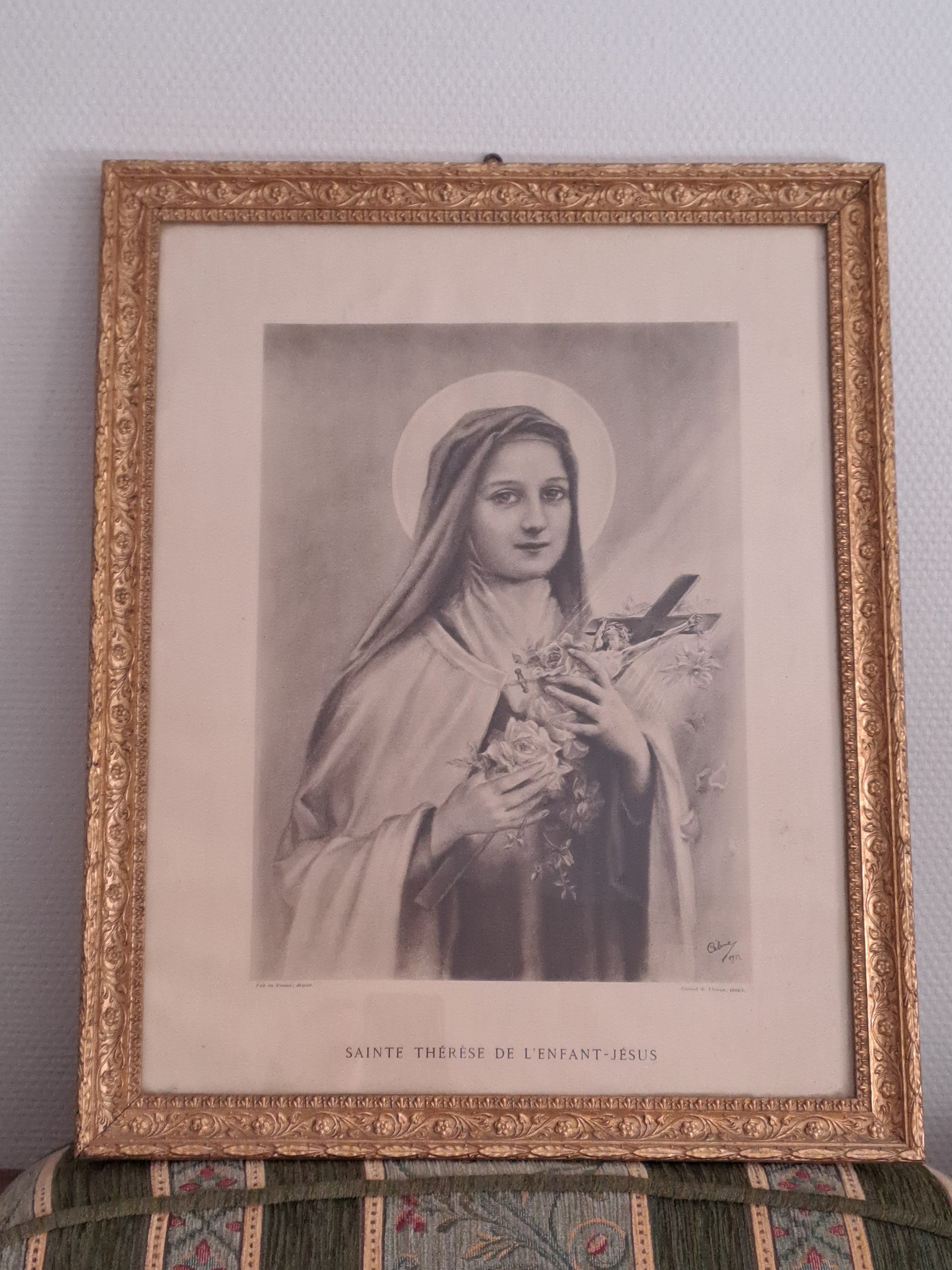 Gravure représentant Sainte Thérèse De L'enfant Jesus de la Sainte-Face. 52 cm x 42 cm.