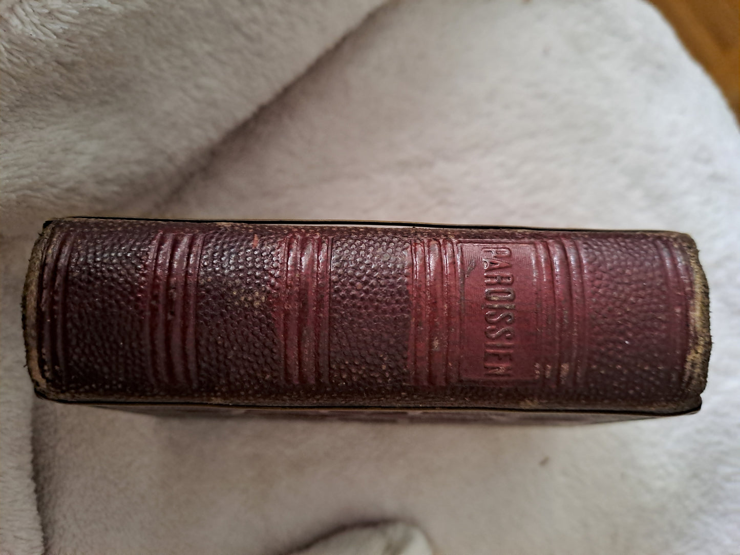 Paroissien romain contenant les offices des dimanches......