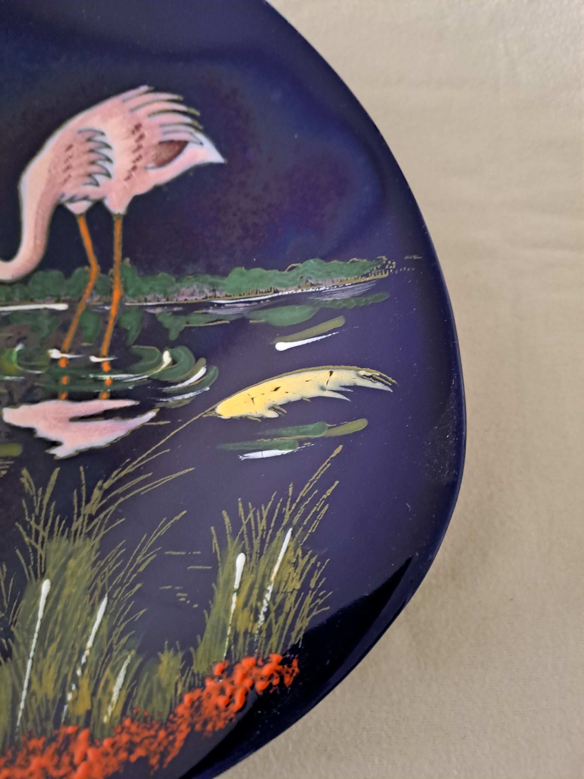 Assiette Murale Longwy Figurant Trois Flamands Roses. Grand Feu. Numéroté 3522. Ancien Vintage décoration. 