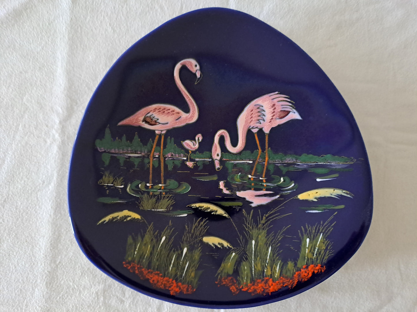 Assiette Murale Longwy Figurant Trois Flamands Roses. Grand Feu. Numéroté 3522. Ancien Vintage décoration. 