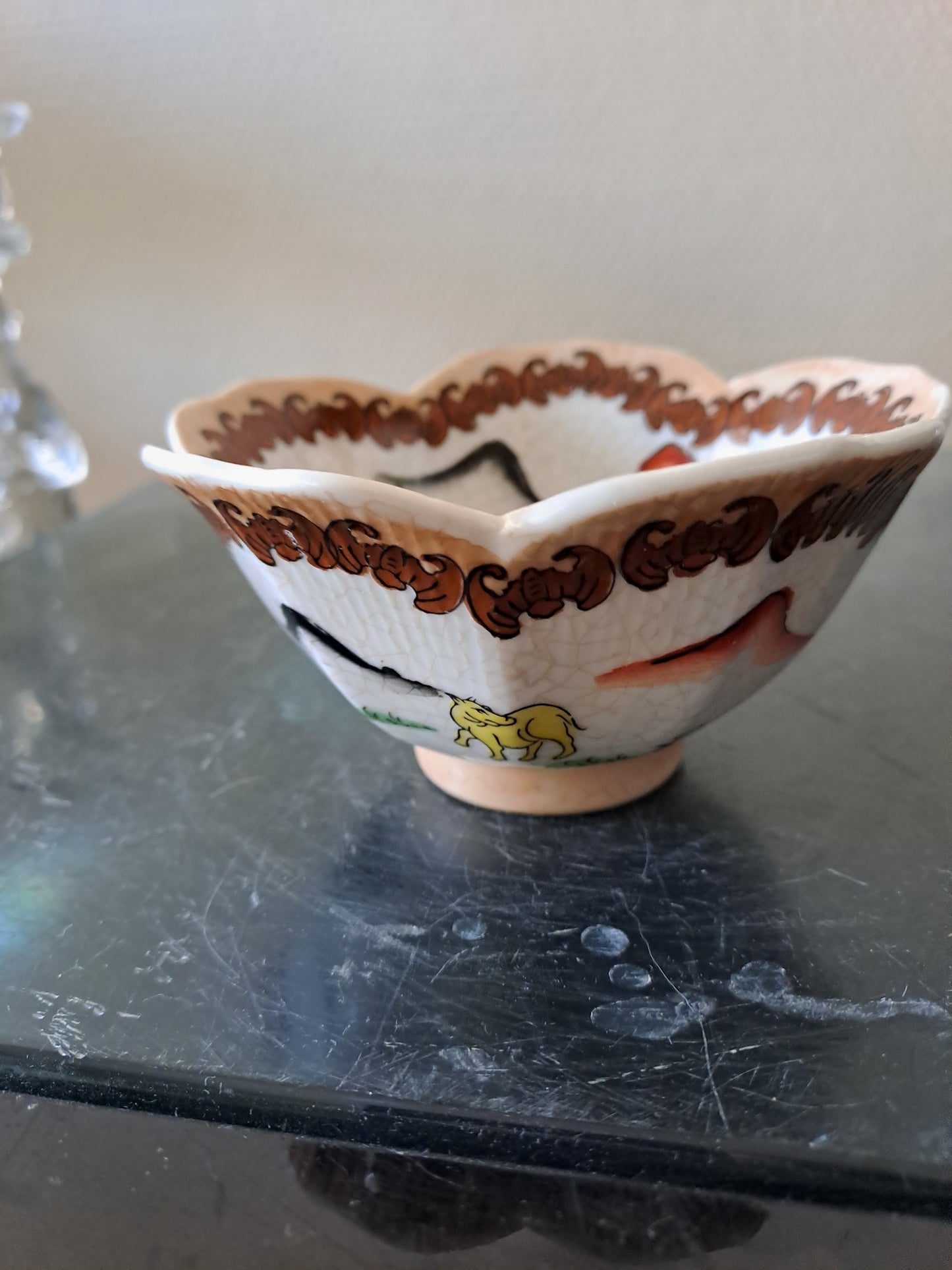 Bol Riz Chinois 1. Porcelaine forme Fleur de Lotus. Chine  Signé En Rouge