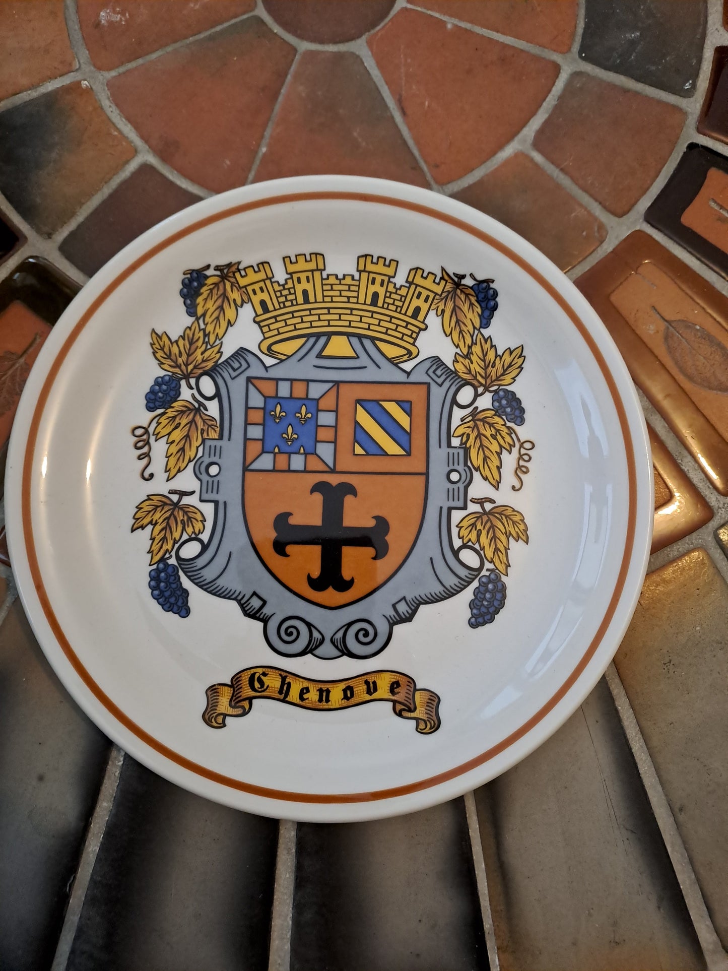 Assiette Blason Chenôve Pillivuyt Decor Grand Feu 20 Cm. Ancien décoration vintage 