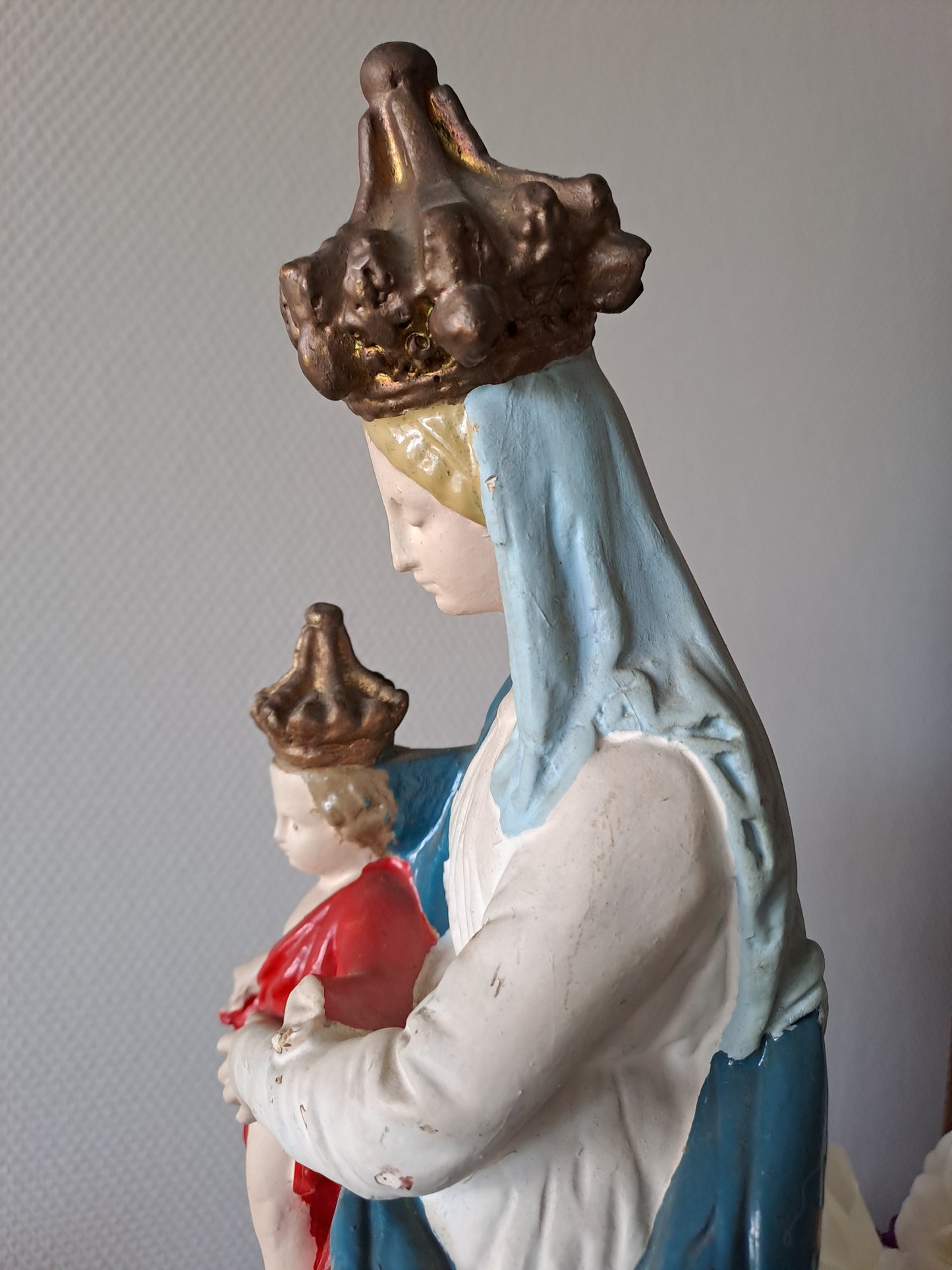 Statue représentant Notre-Dame des Victoires. 46 cm de haut. N°2. Ancien Vintage catholique. 