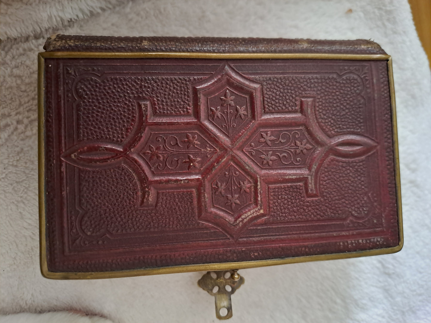 Paroissien romain contenant les offices des dimanches......