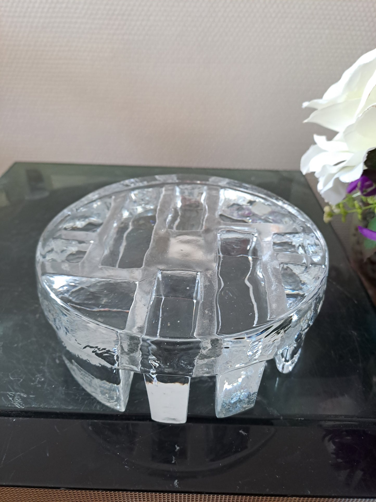 Presse papier / Porte courrier. 
La vida. En verre.