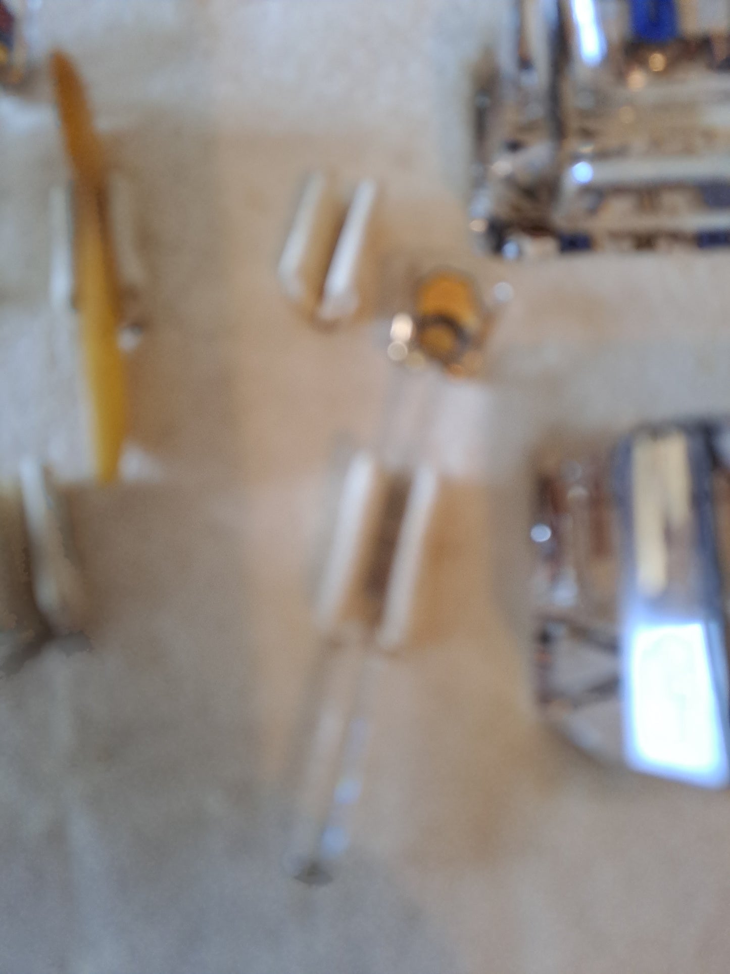 Salerons et porte-couteaux. Art deco. Années 20. Signé.