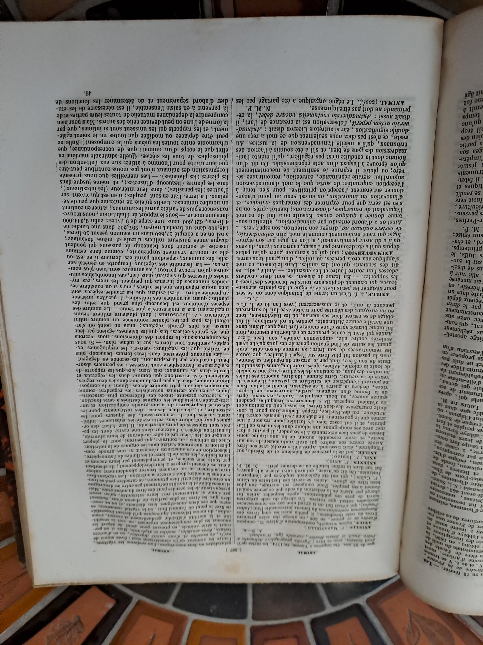 Encyclopedie Catholique.

Répertoire universel et raisonné des sciences, des sciences, des lettres, des arts et des métiers, formant une bibliothèque universelle.

Publiée sous la direction de :
De M. Abbé Glaire,
Professeur d'hébreu à la Sorbonne,
De M. Le Vte walsh,
Et d'un comité d'orthodontie.

1840.

Tome Second.

Alex. - Athan.

Ouvrage en bel état.
Jaunit, ne gênant en rien la lecture.
Les photos font offices de description.


Parent-desbarres, éditeur, Paris.
