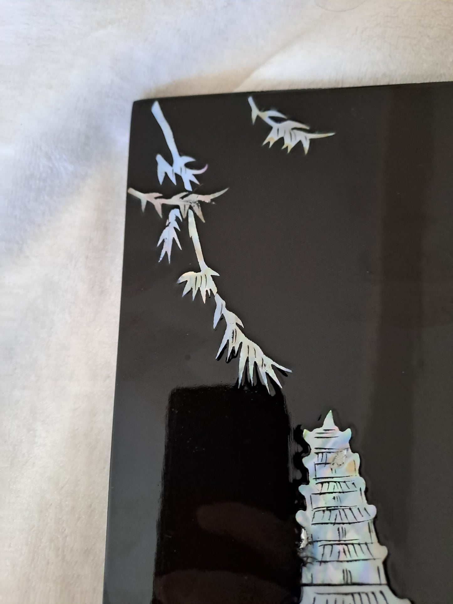 Panneau De Laque Marquetés Instration De Nacre.