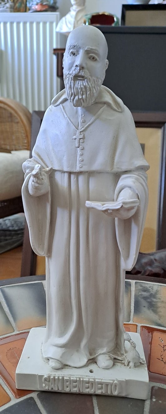 Statue Saint Benoit. San Benedetto. 30 cm. En platre. Ancien decoration vintage catholique.