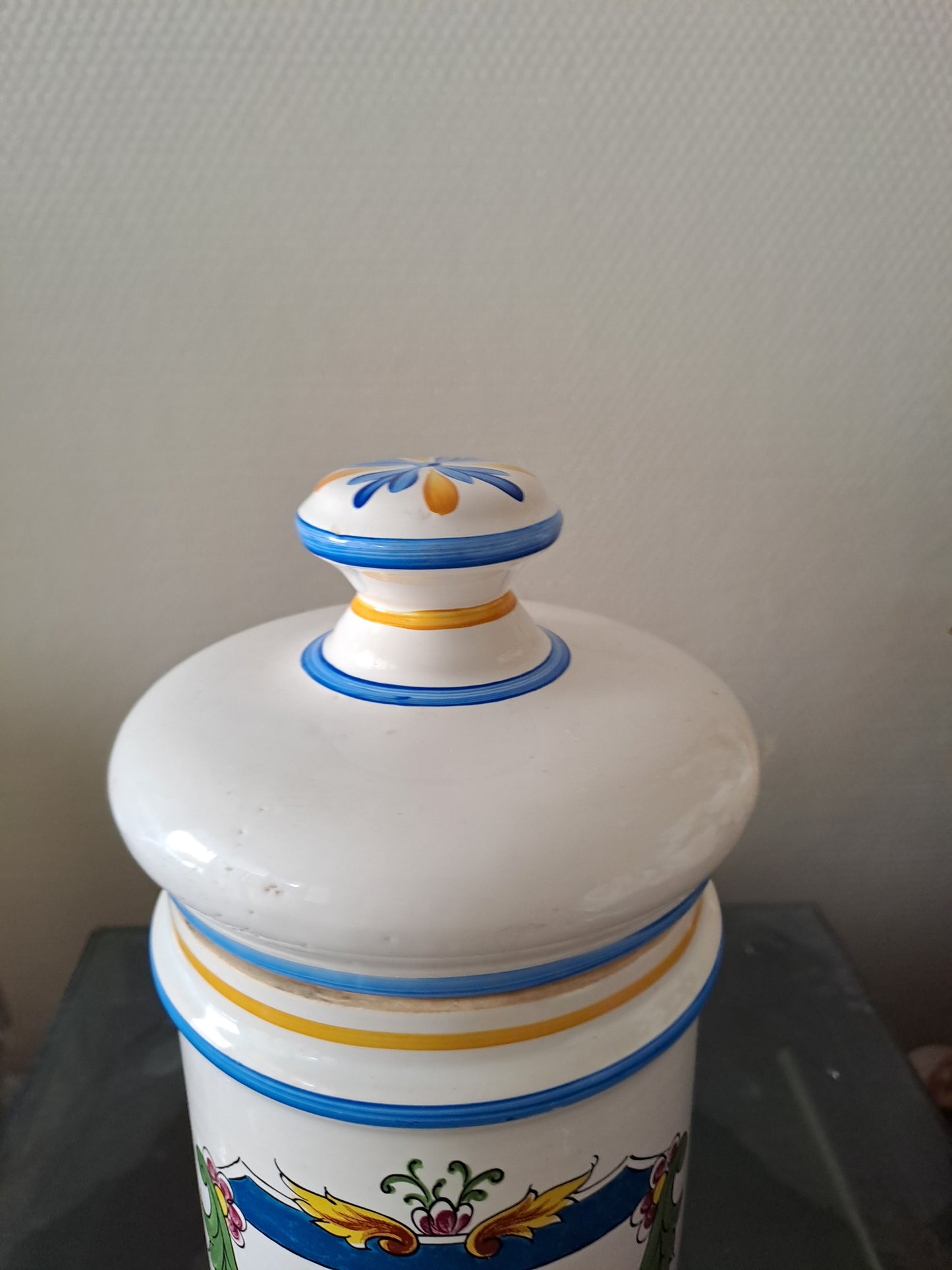 Pot a pharmacie faiencerie de Clamecy signé. Ancien decoration vintage