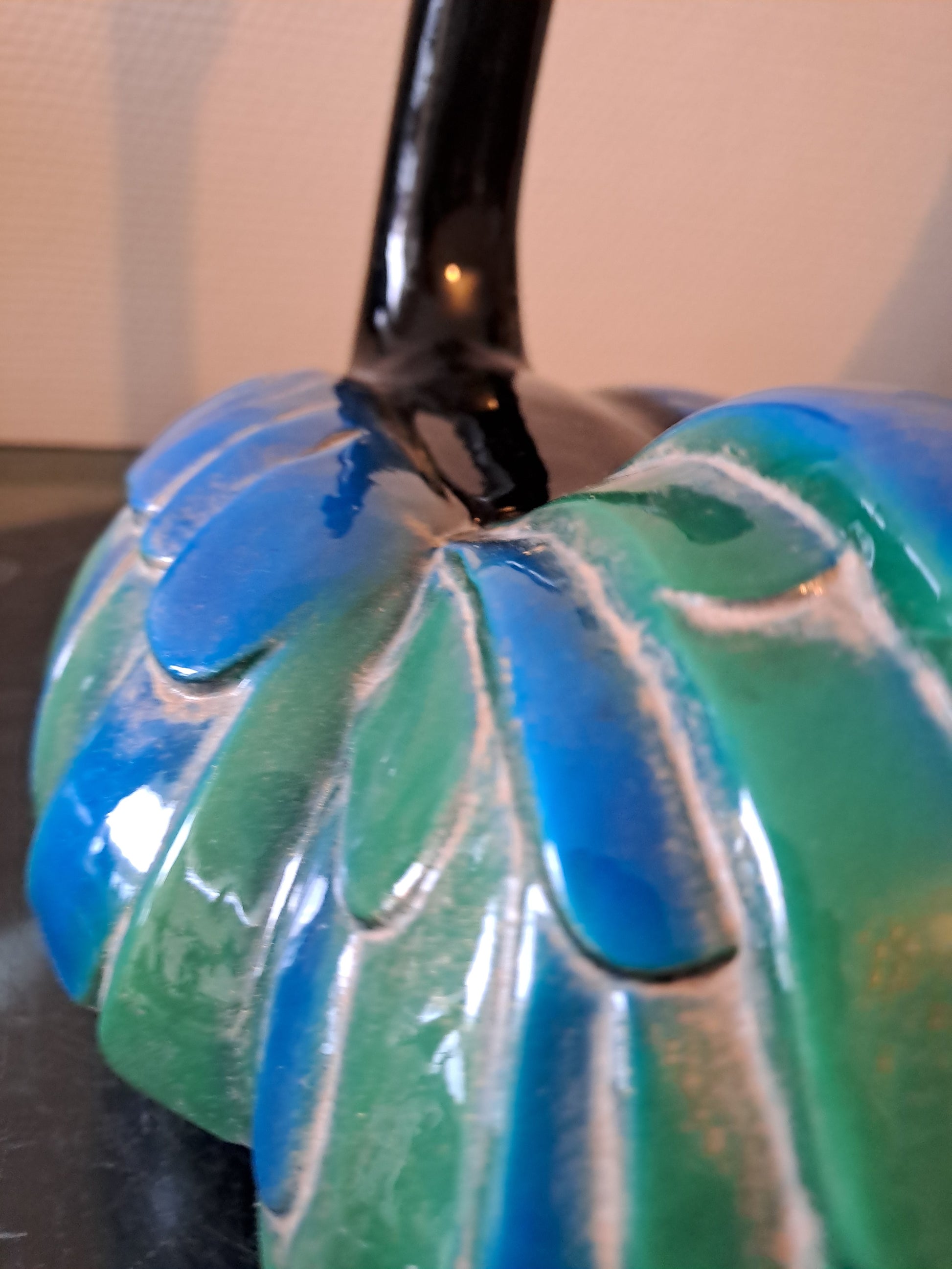 Statue autruche Hollywood Regency. 27.5 Cm X 27 Cm X 16 Cm.