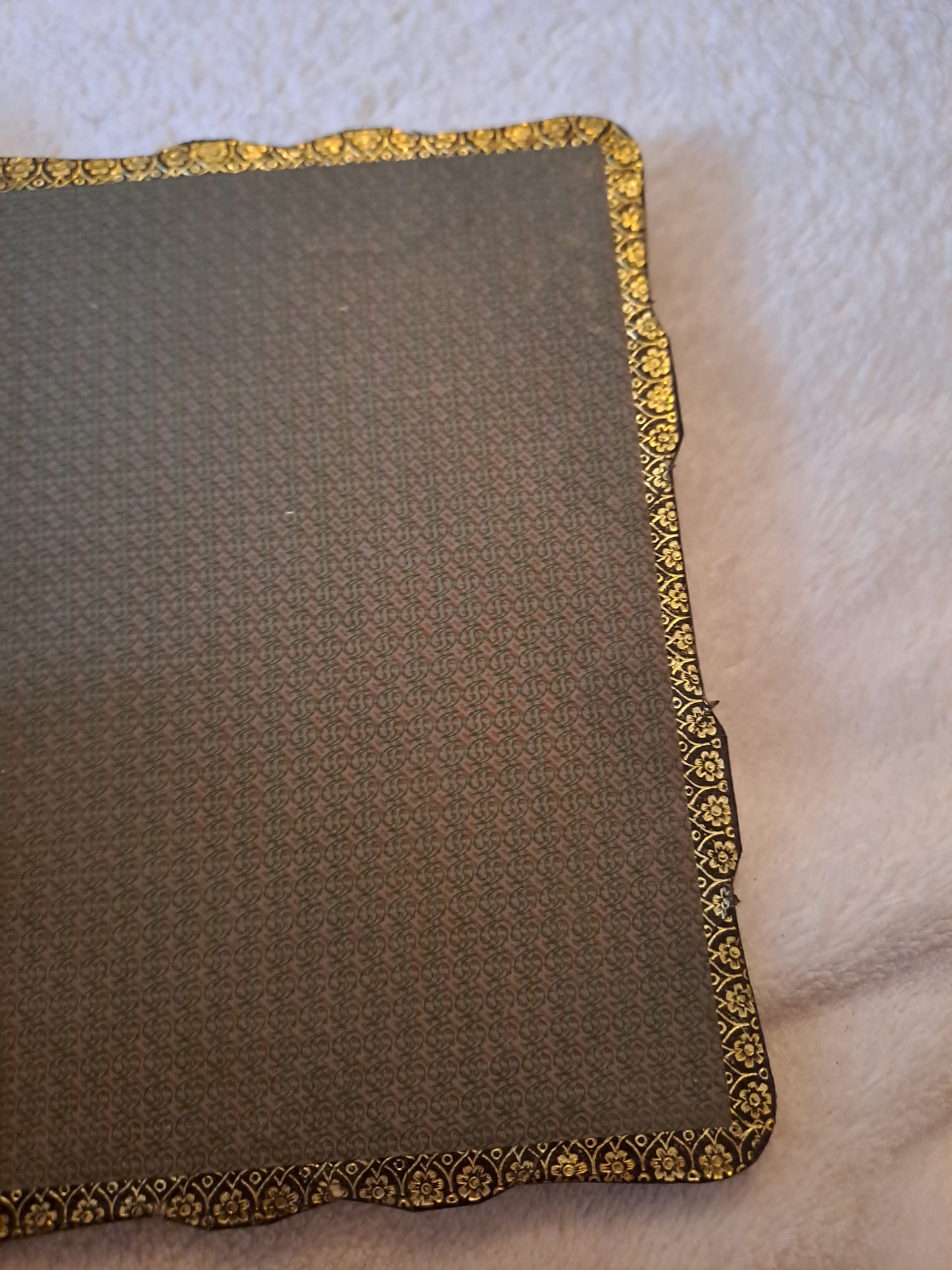 Missel romain à l'usage des fidèles contenant les prières usuelles, propre du temps et propre....