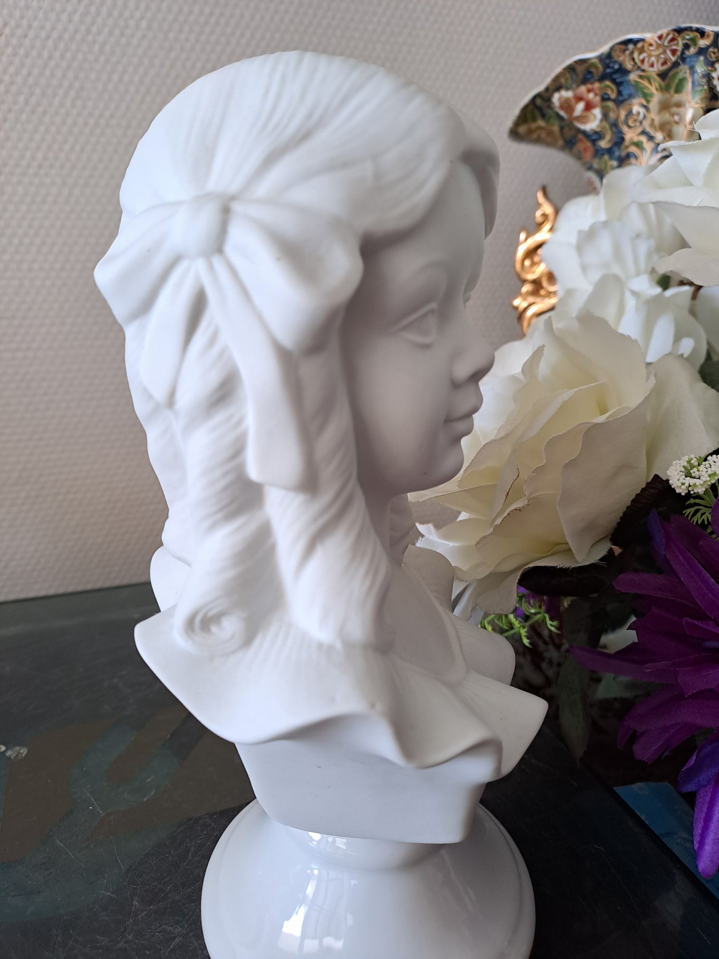Buste fillette. Porcelaine et biscuits. Sumbo.