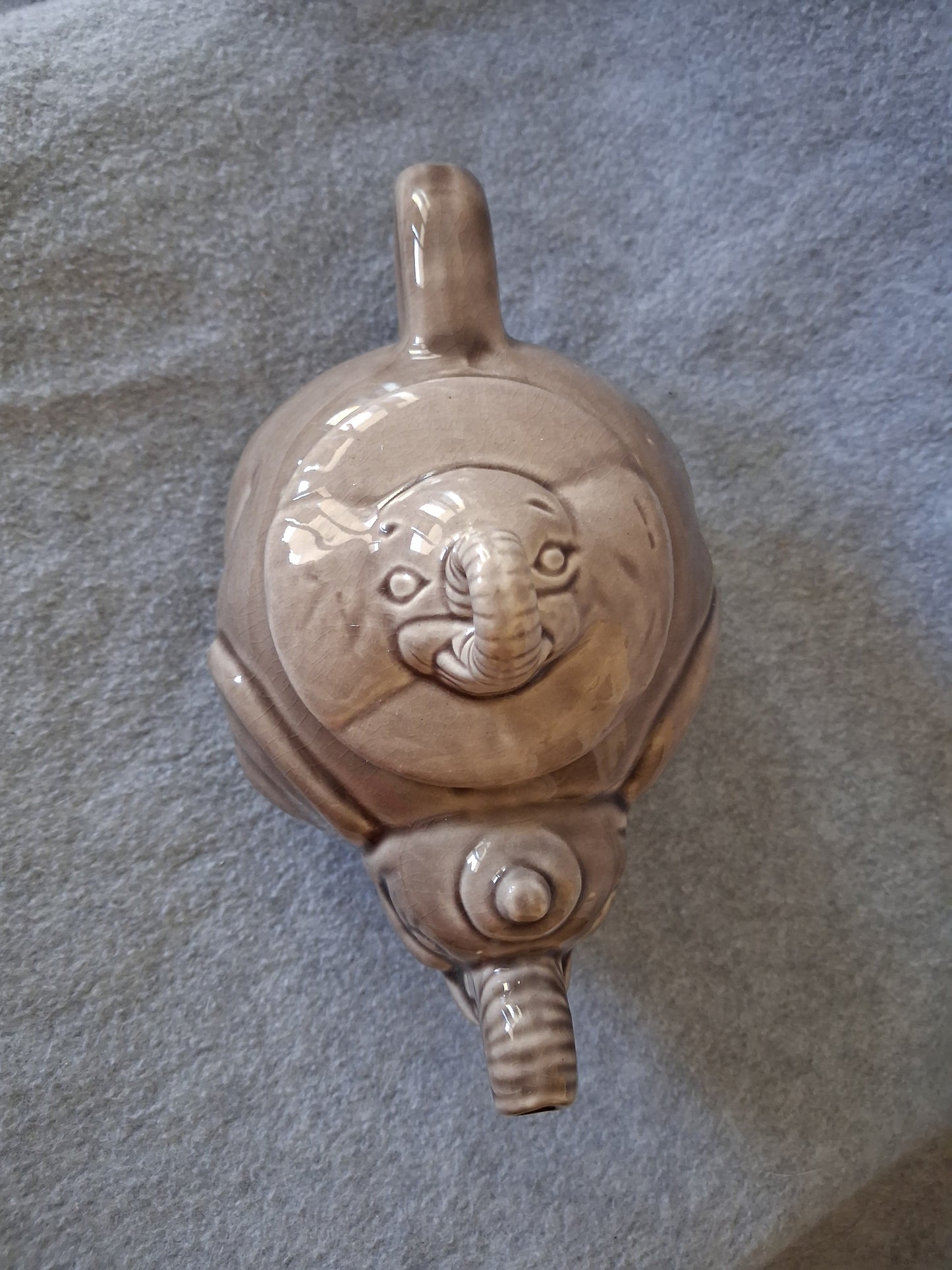 Theiere élephant en céramique Ancienne decoration vintage