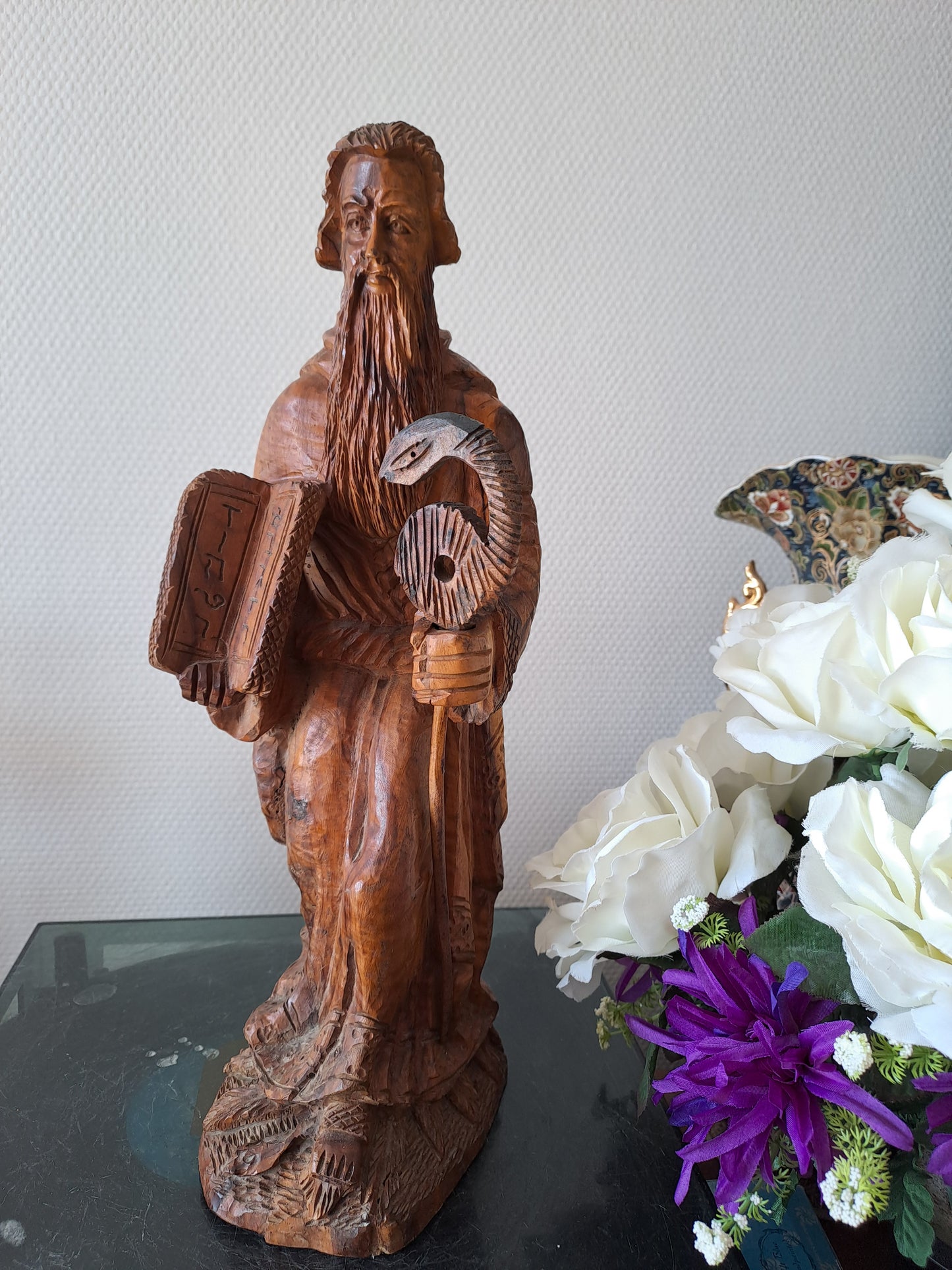 Statue/ Sculpture en bois représentant Moïse avec les tables de la lois et le serpent d'airain. Ancien decoration vintage catholique.