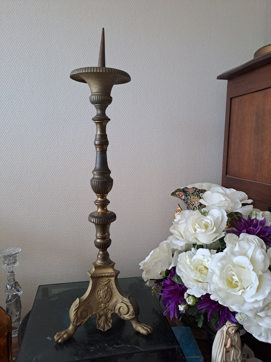 Pique cierge D'Église. En laiton et bronze.