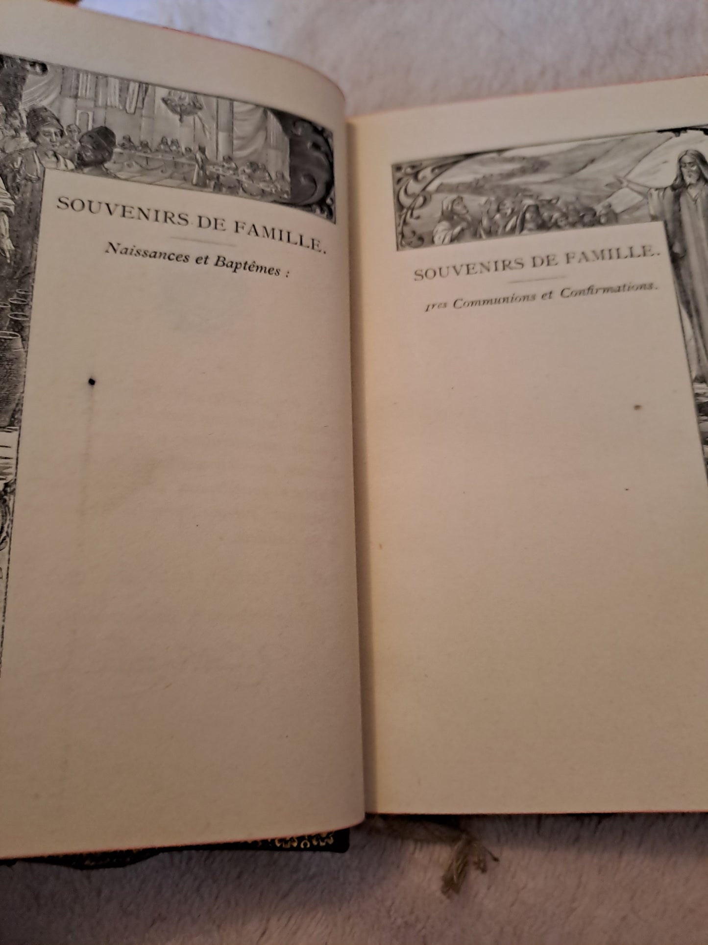 Missel romain à l'usage des fidèles contenant les prières usuelles, propre du temps et propre....