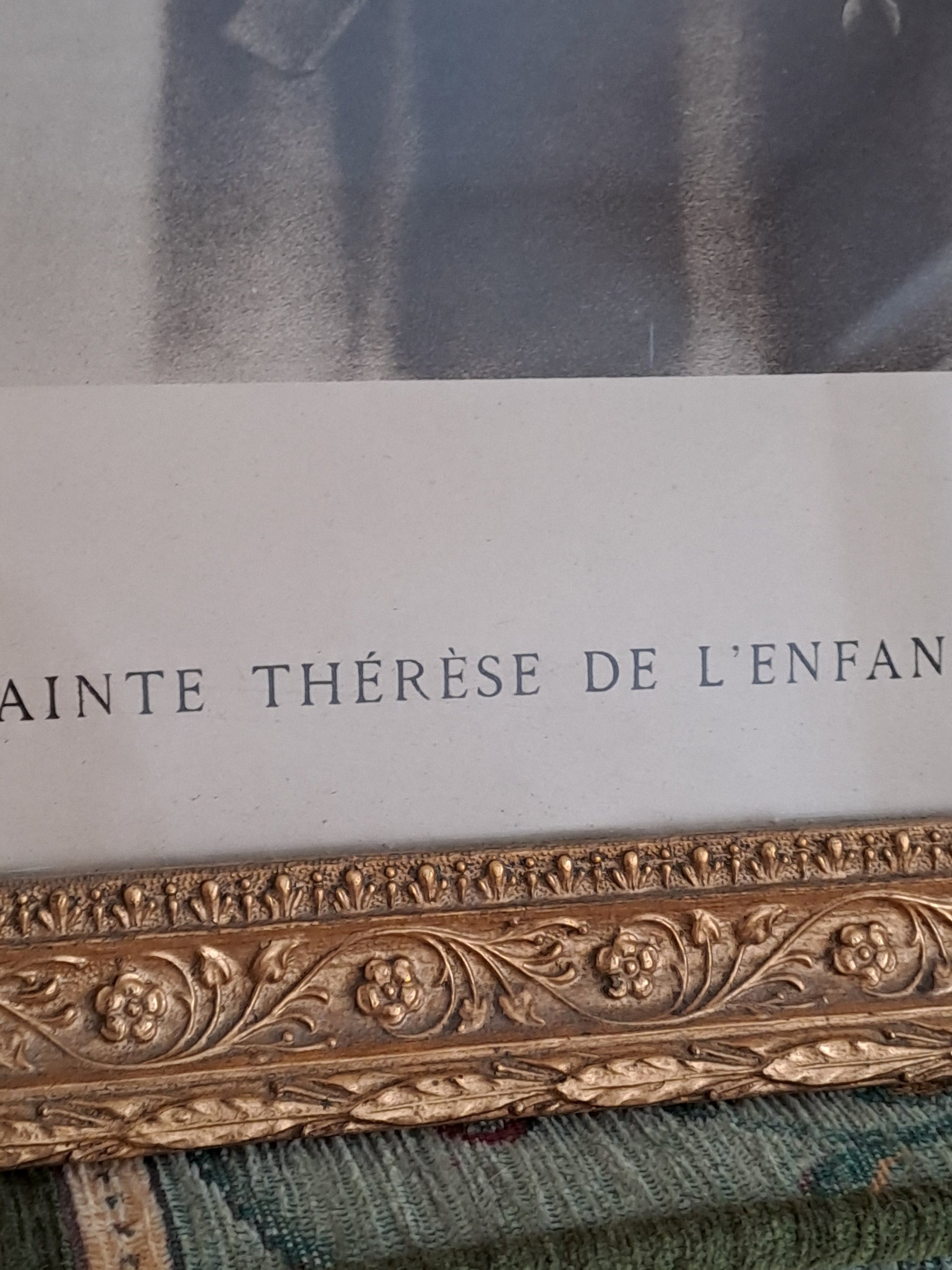 Gravure représentant Sainte Thérèse De L'enfant Jesus de la Sainte-Face. 52 cm x 42 cm.