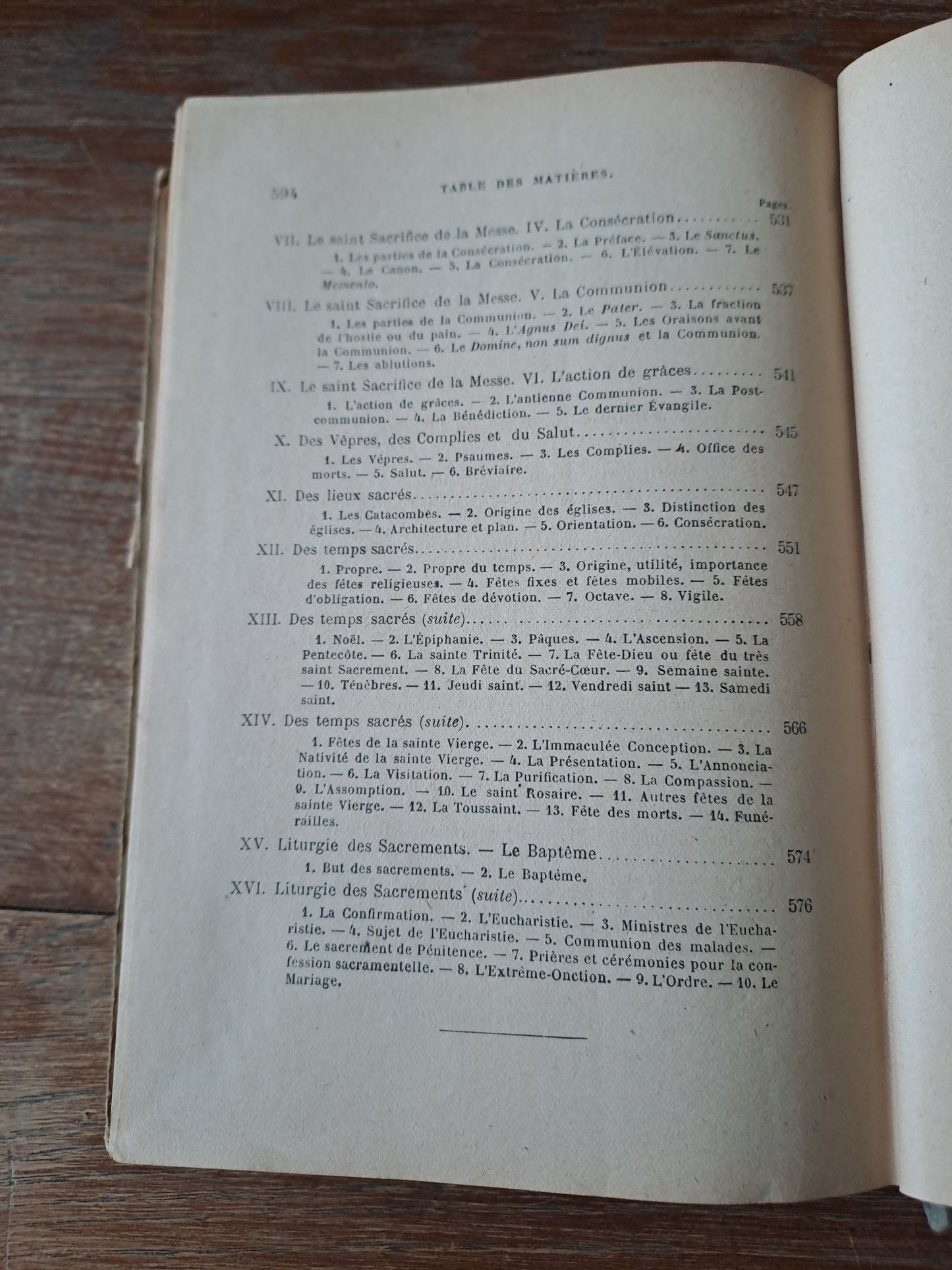 Histoire de l'église précédée d'une révision d'histoire Sainte et d'un abrégé de la vie de Notre-Seigneur Jésus-Christ et d'un suivie d'un précis de liturgie. 1923. Imprimatur.