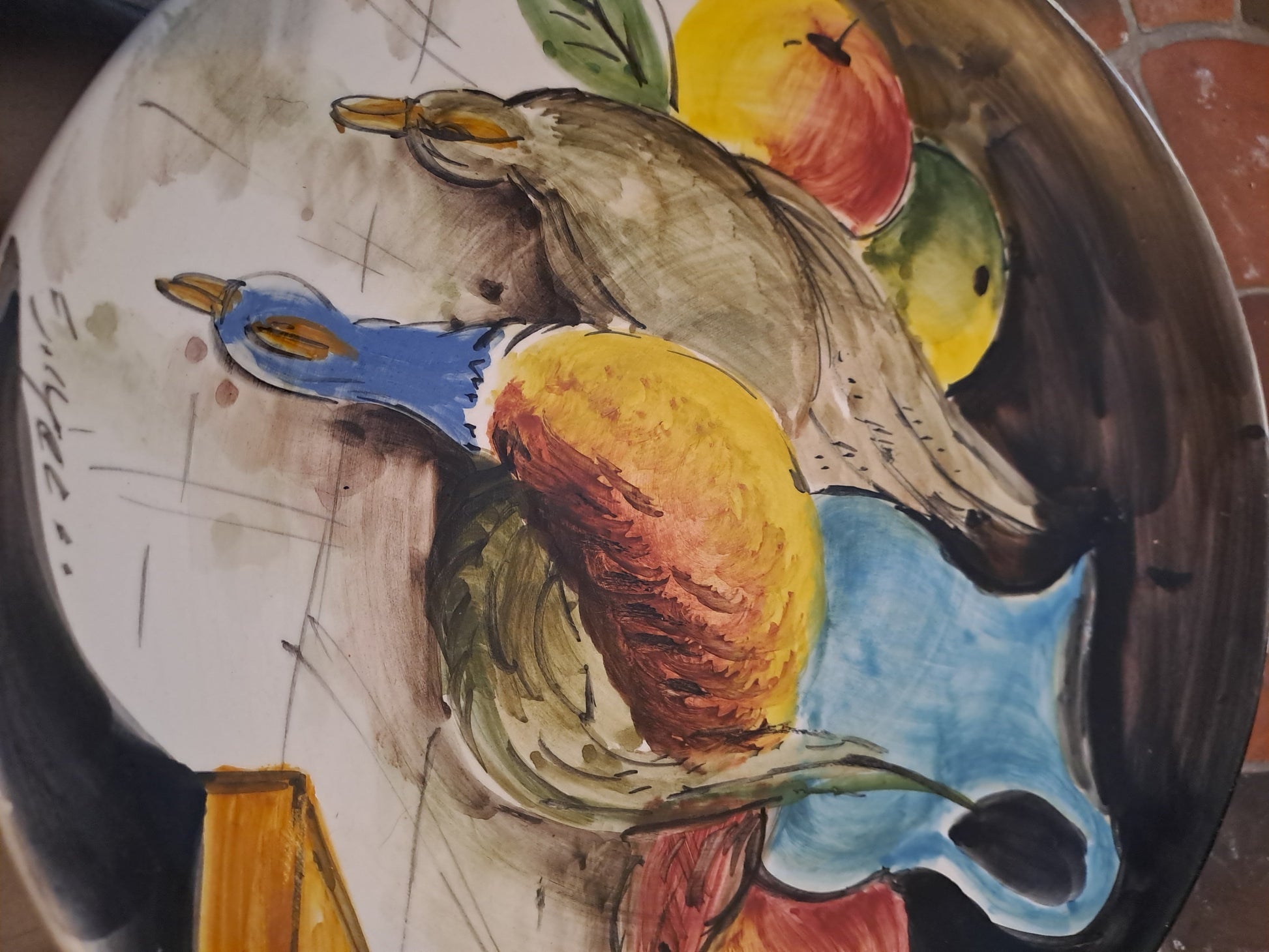 Assiette murale. Nature Morte Aux Pigeons. Signé. Ancien décoration Vintage 