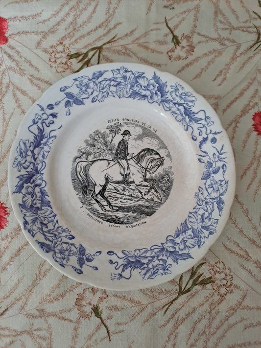 Assiette décorative Parlante. N°7. Les petits bonheurs de la vie. H. B. Choisy Le Roi.