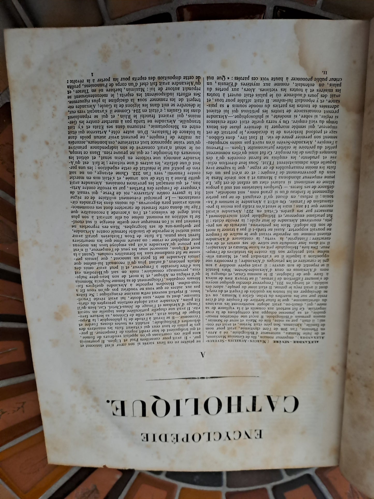 Encyclopedie Catholique.

Répertoire universel et raisonné des sciences, des sciences, des lettres, des arts et des métiers, formant une bibliothèque universelle.

Publiée sous la direction de :
De M. Abbé Glaire,
Professeur d'hébreu à la Sorbonne,
De M. Le Vte walsh,
Et d'un comité d'orthodontie.

1840.

Tome Second.

Alex. - Athan.

Ouvrage en bel état.
Jaunit, ne gênant en rien la lecture.
Les photos font offices de description.


Parent-desbarres, éditeur, Paris.